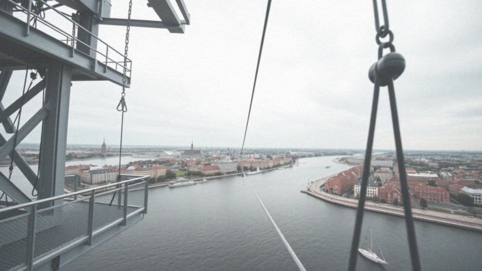 Jakie są opinie klientów na temat skoków na bungee w Gdańsku?