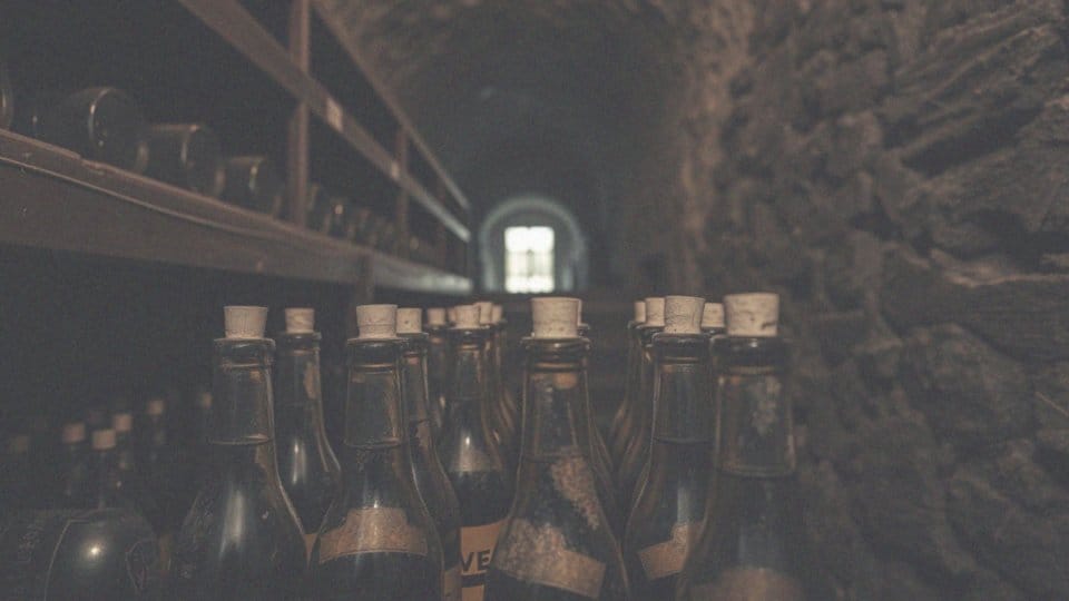 Po jakim czasie można pić wino własnej roboty? Odkryj sekret smaków